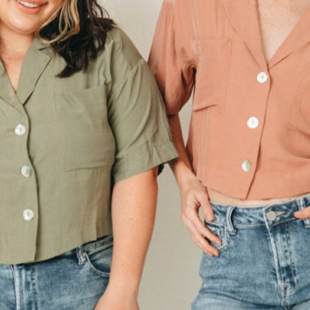 Cropped button down - Picture 4 of 5